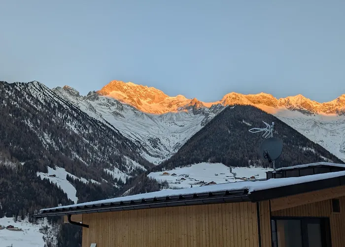 Lahnerhof Luttach-Chalet-Restaurant, Mit Bergpanorama Und Ruhe