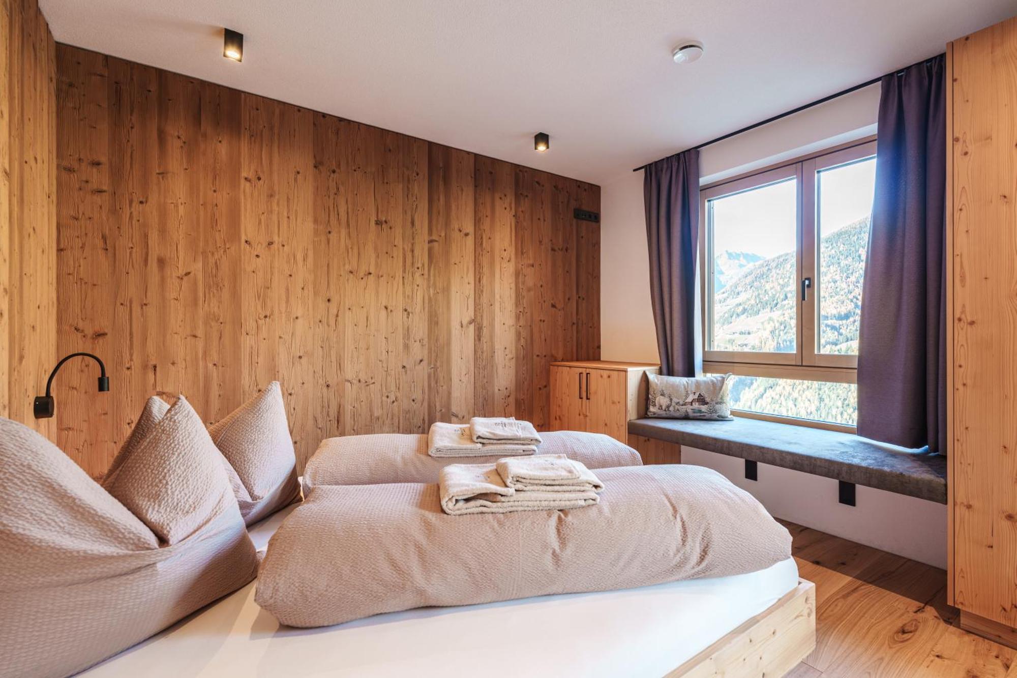 Lahnerhof Luttach-chalet-restaurant, Mit Bergpanorama Und Ruhe Lutago