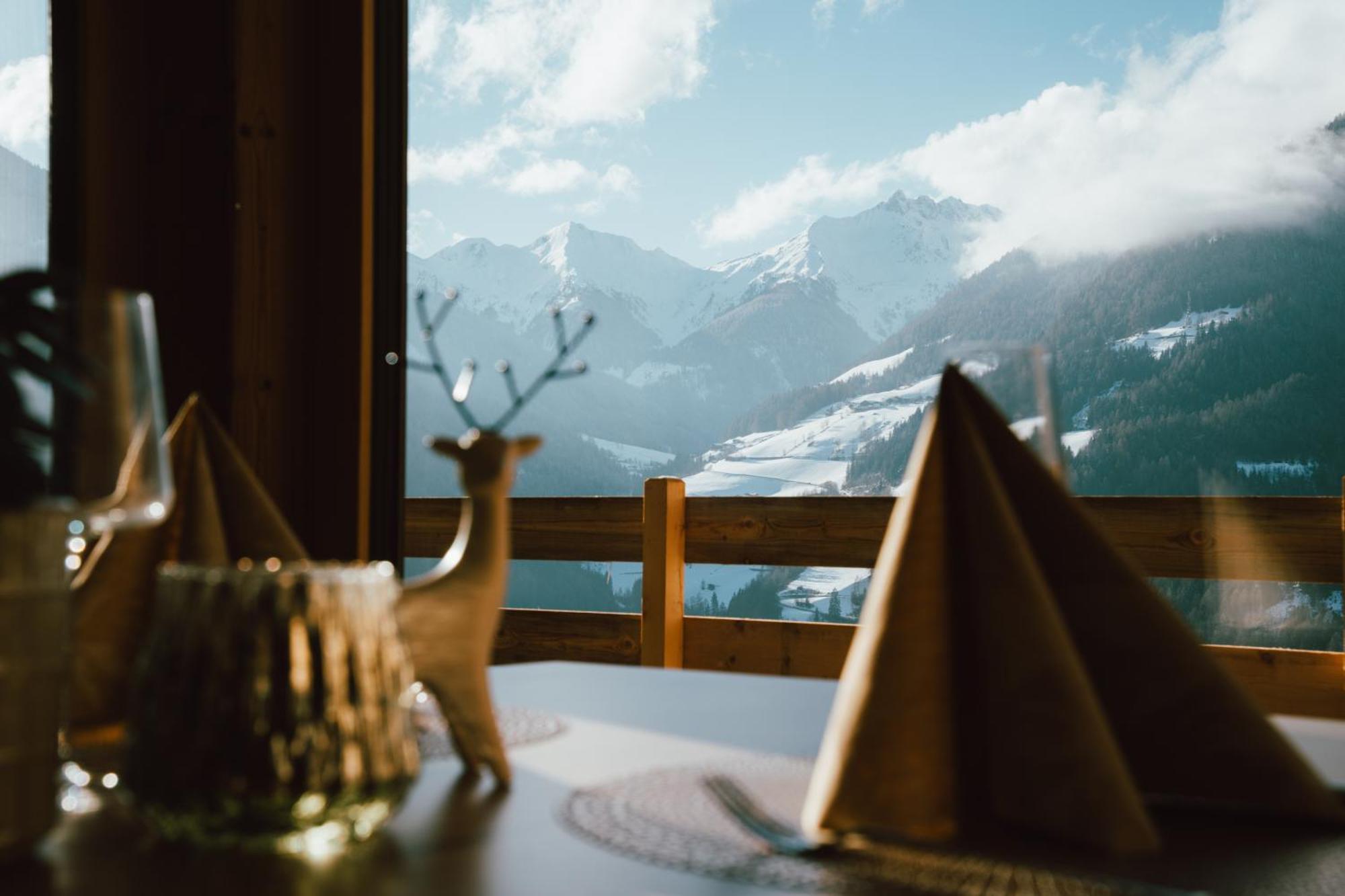 Lahnerhof Luttach-chalet-restaurant, Mit Bergpanorama Und Ruhe *