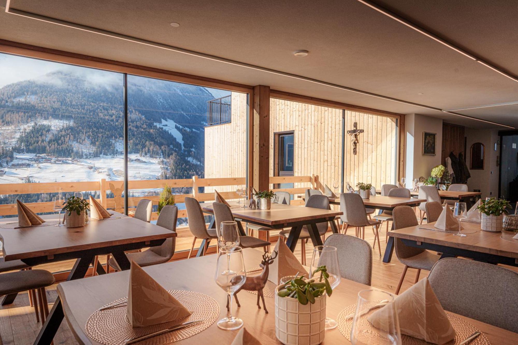 Lahnerhof Luttach-chalet-restaurant, Mit Bergpanorama Und Ruhe Lodge *